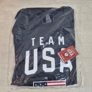 Long Sleeve Shirt 🇺🇸 | NWT Navy Graphic Tee Size L - Team USA Olympics